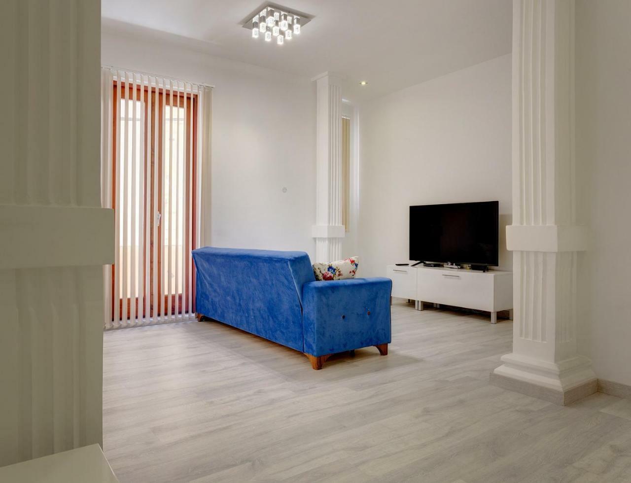 Stylish 2 Bedroom Apartment In An Amazing Location Слима Экстерьер фото