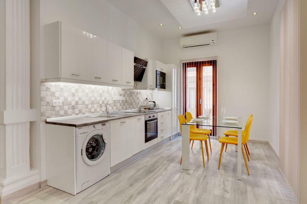 Stylish 2 Bedroom Apartment In An Amazing Location Слима Экстерьер фото